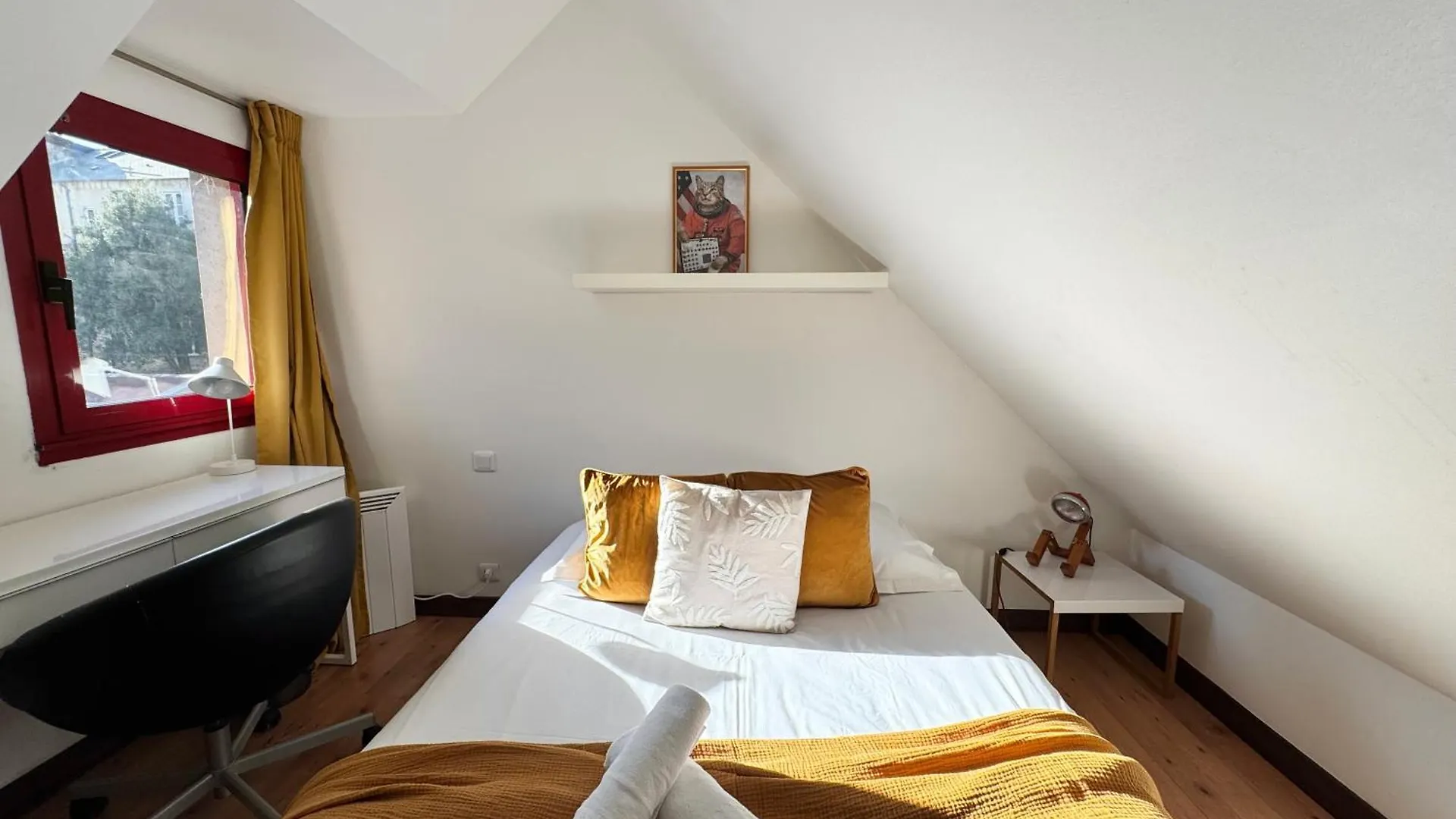La Maison De Larsenal, Le Coin Des Createurs En Centre De Rennes 0*,  France
